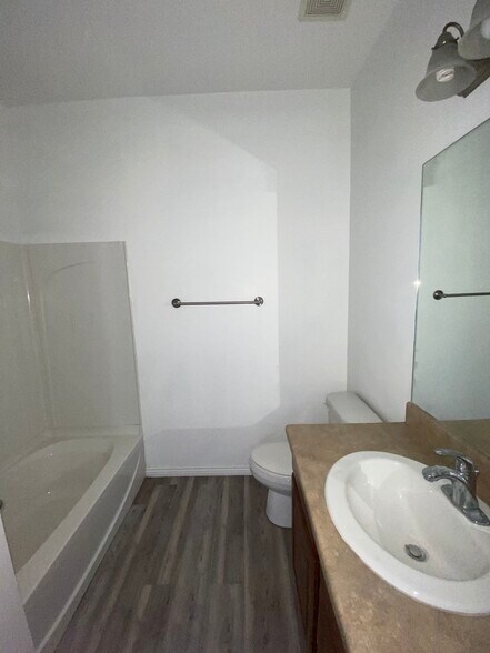 Building Photo - 24 S 1520 W