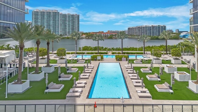 Building Photo - 5000 Island Estates Dr