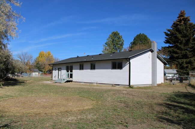 Building Photo - 575 Crimson Dr