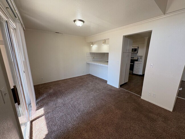 Building Photo - 3 Bedroom Home located in Westgate Neighbo...