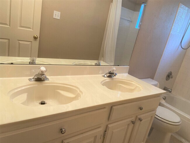 Building Photo - 6918 Springcrest Ct