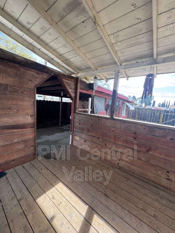 Building Photo - 340 Sperry Ave