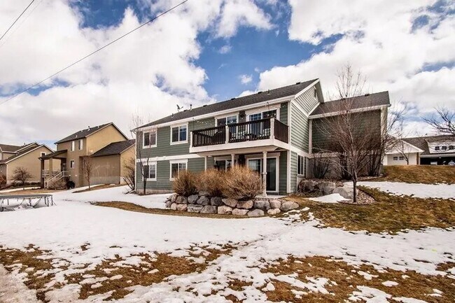 Building Photo - LOCATION, LOCATION, LOCATION - 4 Bedroom 3 Bath Home with TONS of storage. THIS PRICE INCLUDES TH...