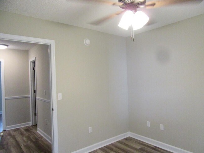 Building Photo - 1324 Waterway Dr