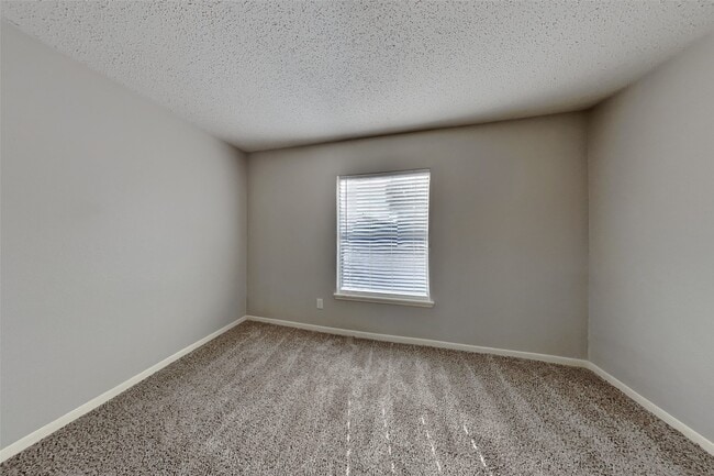 Building Photo - 8823 Stoney Bend Dr