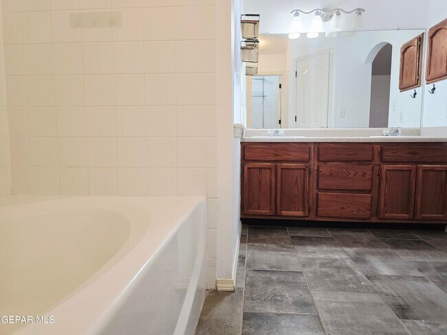 Building Photo - 1504 Bill Mueller Pl