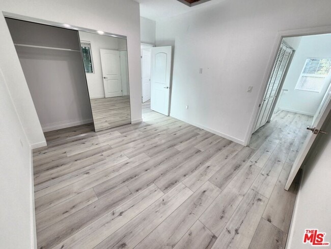 Building Photo - 11618 Balboa Blvd