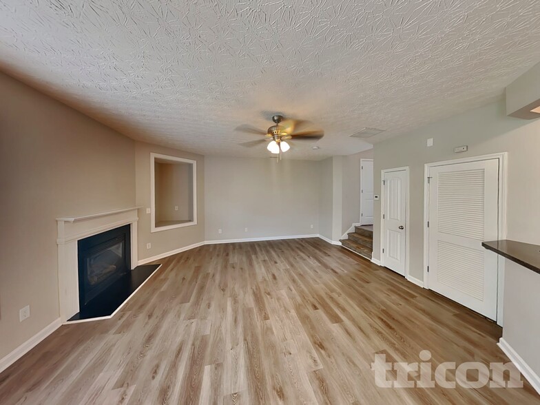 Building Photo - 8129 Brookbend Dr