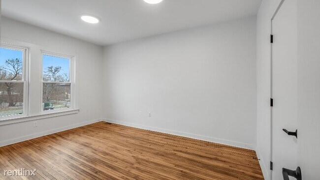 Building Photo - 7251 Kercheval Ave