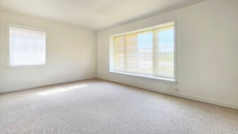 Building Photo - 9203 W Wisconsin Ave