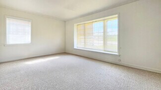 Building Photo - 9203 W Wisconsin Ave