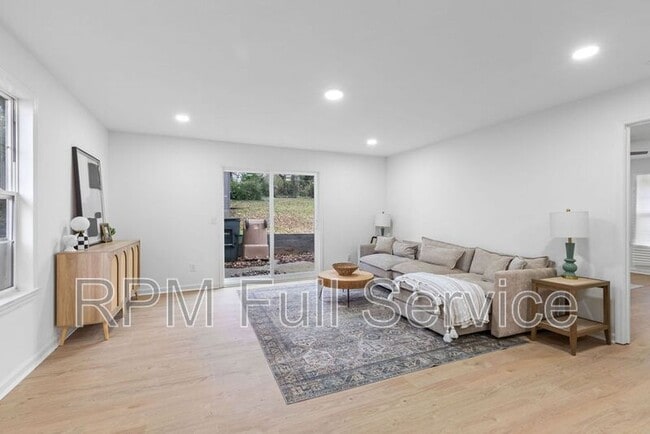 Building Photo - 1025 42nd Ave N