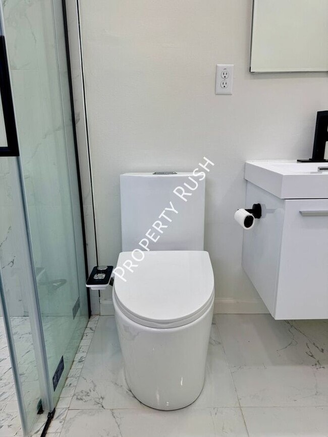 Building Photo - 7339 Brookside Dr