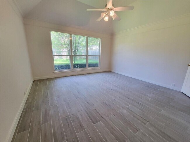Building Photo - 1709 Autumn Fire Dr