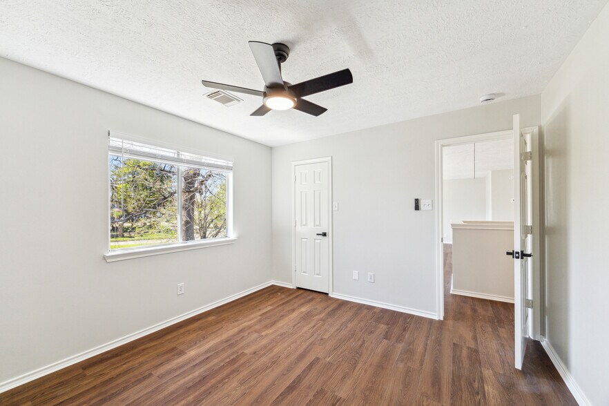 Building Photo - 18603 Timber Twist Dr