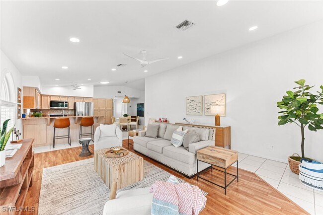 Building Photo - 690 100th Ave N