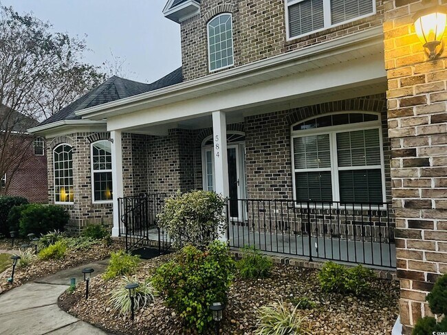 Building Photo - 584 Summerhill Dr