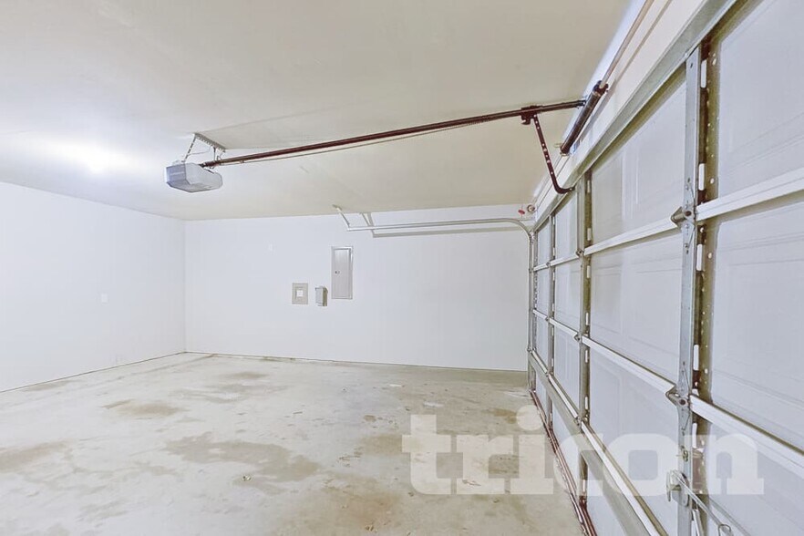 Building Photo - 396 Florence Dr