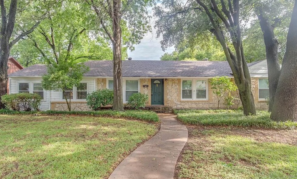 Primary Photo - 3504 Corto Ave