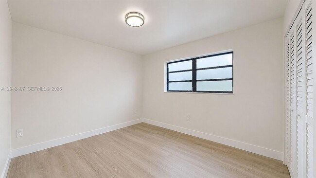 Building Photo - 1670 W 42nd St