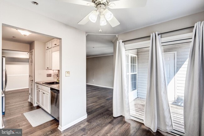 Building Photo - 3805 Sunnyfield Ct