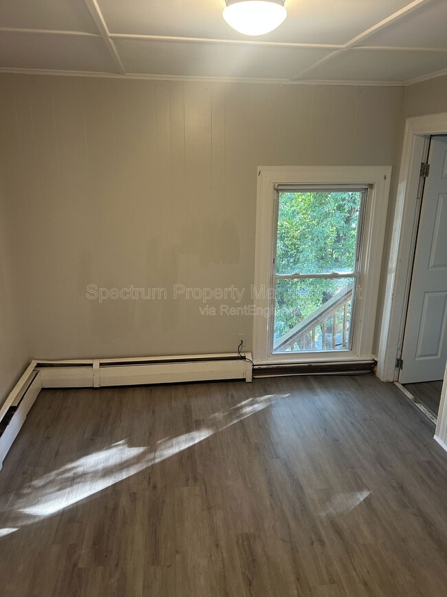 Building Photo - 45 Elm St