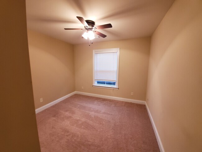 Building Photo - 9737 Faversham Ct