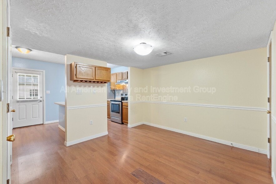 Building Photo - 1815 Pointed Leaf Ln