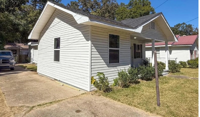 Building Photo - 1320 N 5th Ave