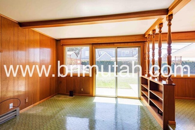 Building Photo - 2630 Lincoln Ln