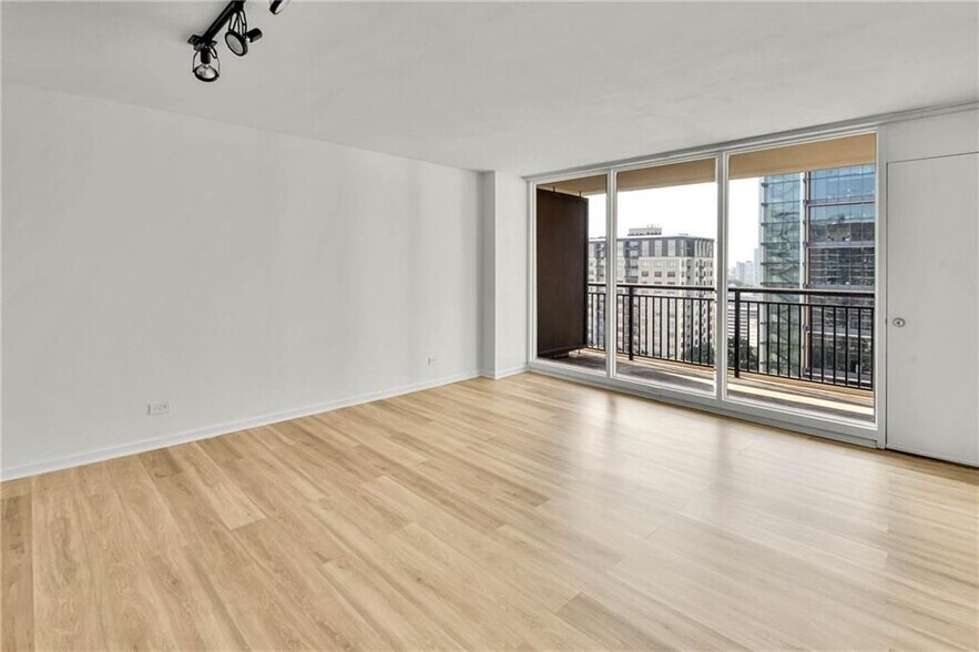 Building Photo - 620 Peachtree St NE