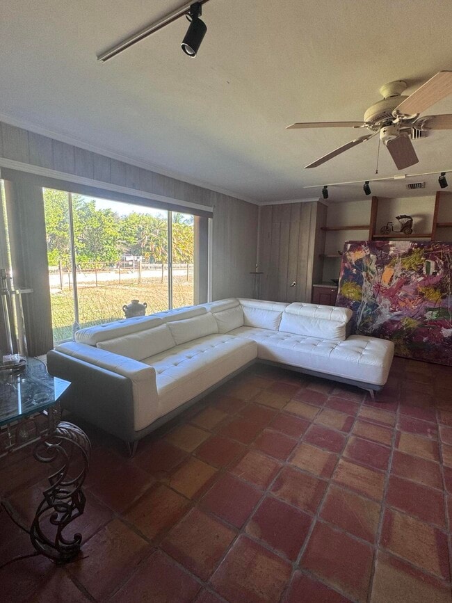 Building Photo - 13886 N Rd