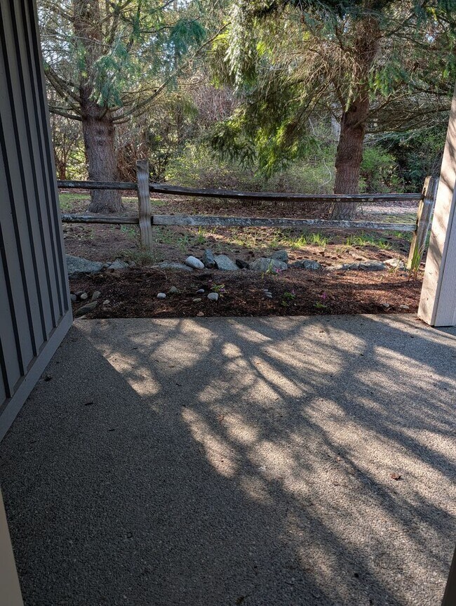 Building Photo - 2519 Stonebridge Way