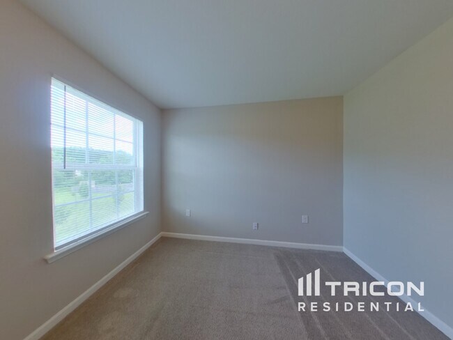 Building Photo - 5504 Graypark Dr