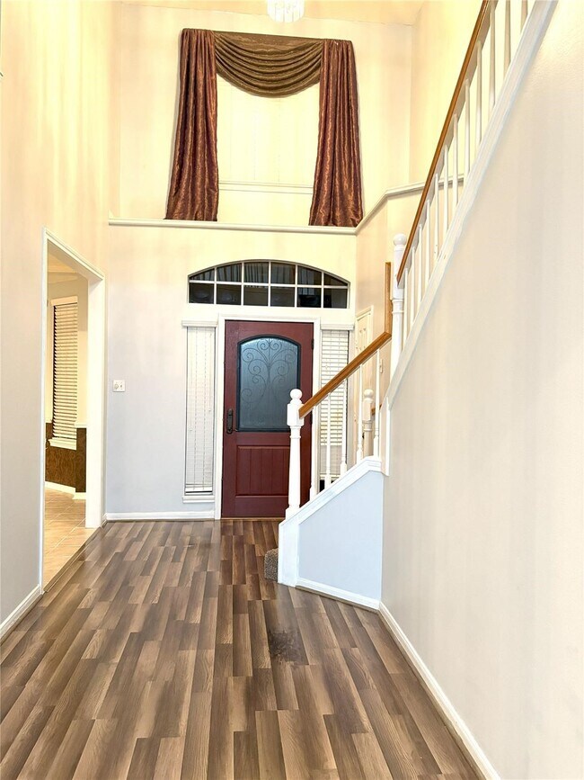 Building Photo - 7710 Misty Fern Ct