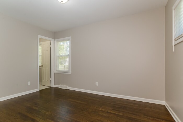 Building Photo - 13144 Ashland Ave