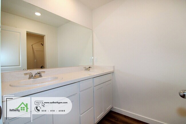 Building Photo - 847 Congaree Ln