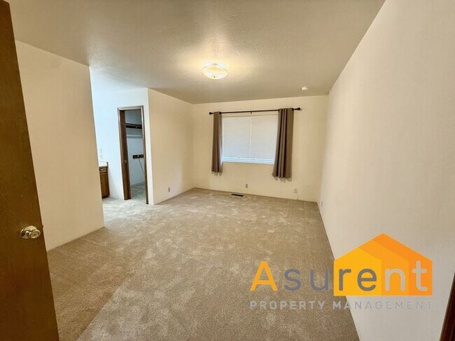 Building Photo - Charming 3-bedroom, 2-bath Ashland Home