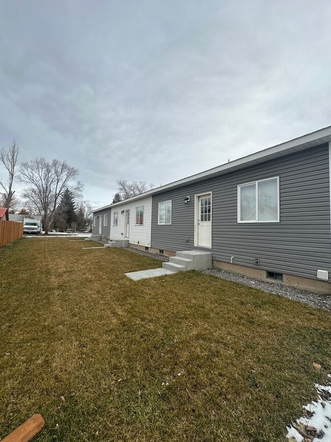 Building Photo - Brand New & Charming 2 Bedroom, 2 Bathroom Unit in St. Anthony! ($200 OFF OF FIRST MONTHS RENT!)