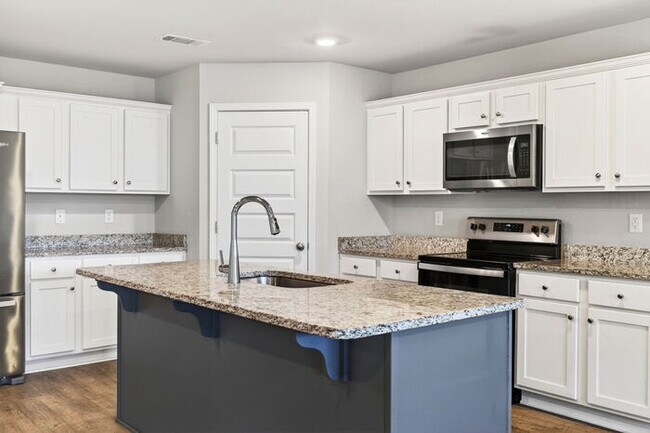 Building Photo - 6550 Eastland Cir