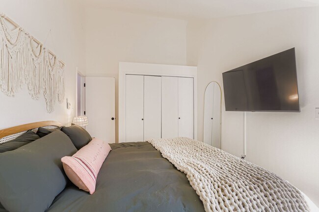 Building Photo - Idyllic West Boulder 2BDR Furnished Home