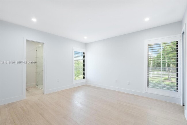 Building Photo - 6900 SW 136th St