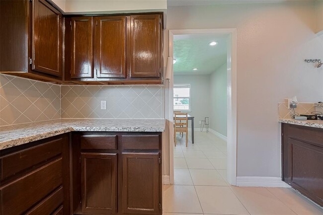 Building Photo - 14330 Templar Ln