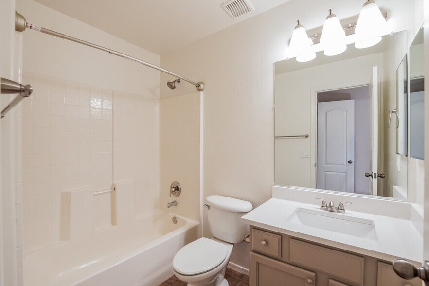 Building Photo - 25279 W Parkside Ln S