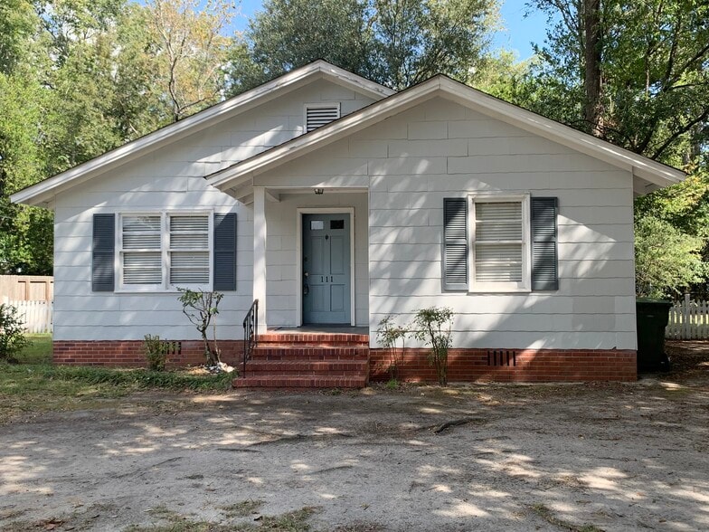 Front Virw - 111 Cannon Dr