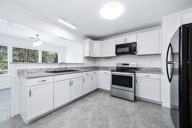 Building Photo - 206 Crestview Dr