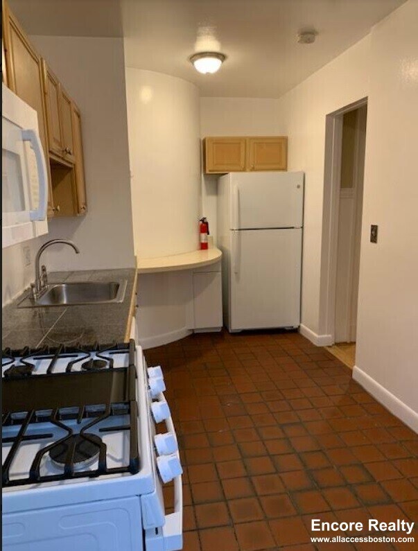 kitchen - 462 Park Dr