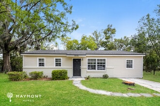 Building Photo - 5715 Green Forest Dr