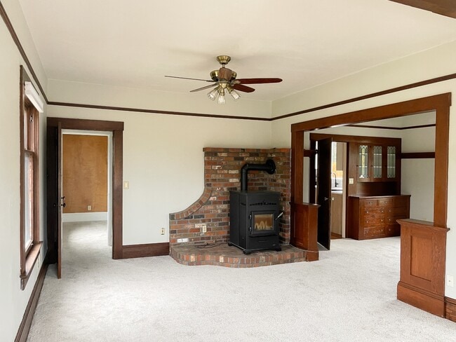 Building Photo - 9905 NE 46th Ct