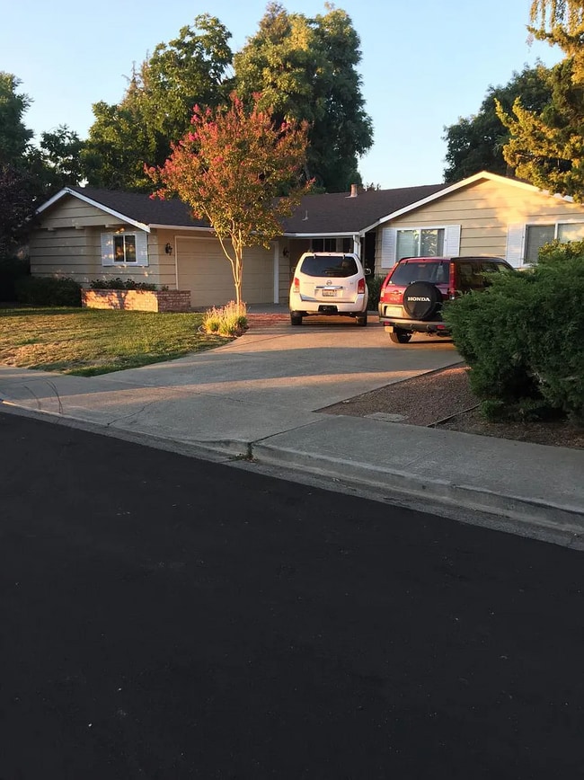 Primary Photo - 428 Dogwood Dr